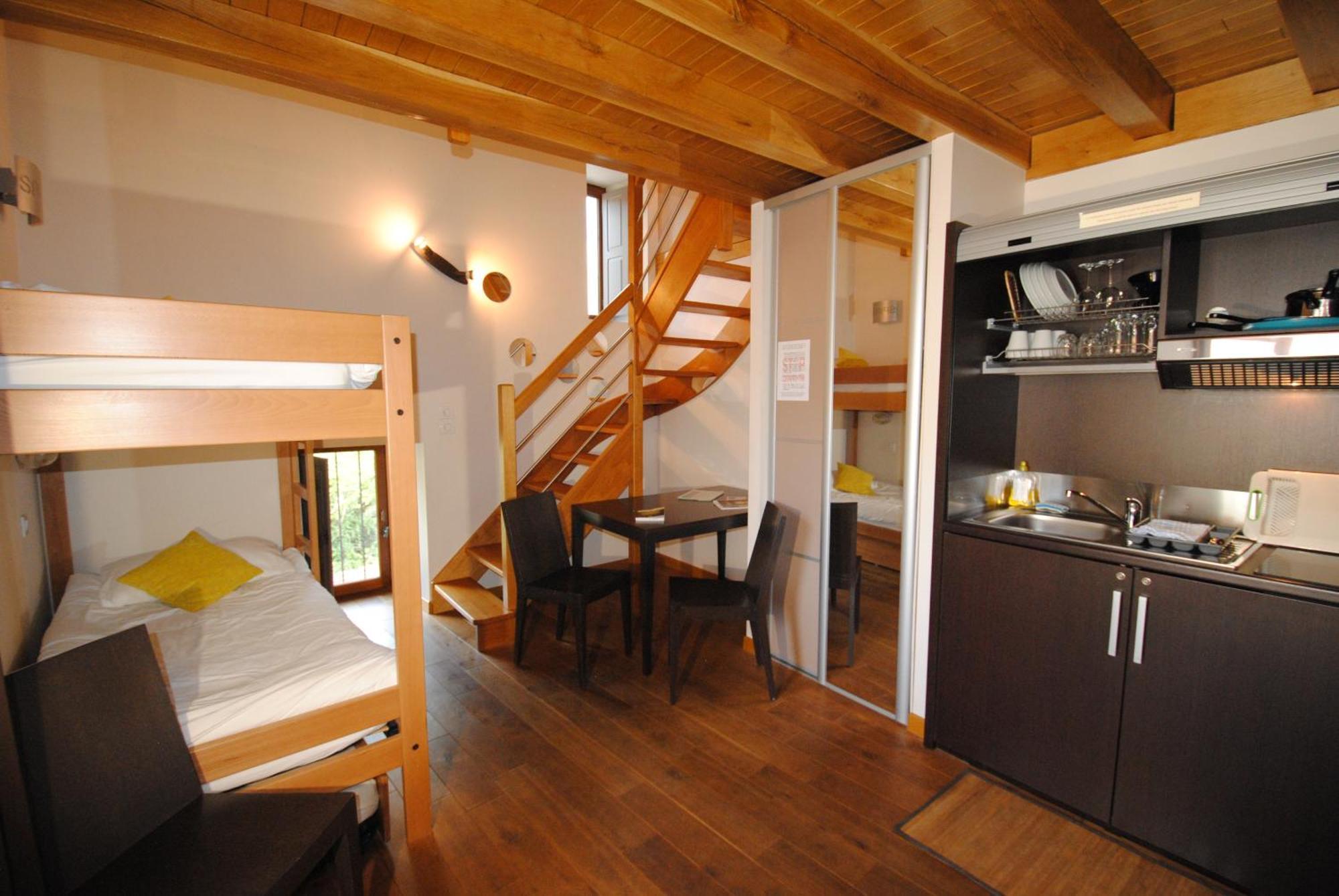Logis Hostellerie Du Perigord Vert Брантом Экстерьер фото