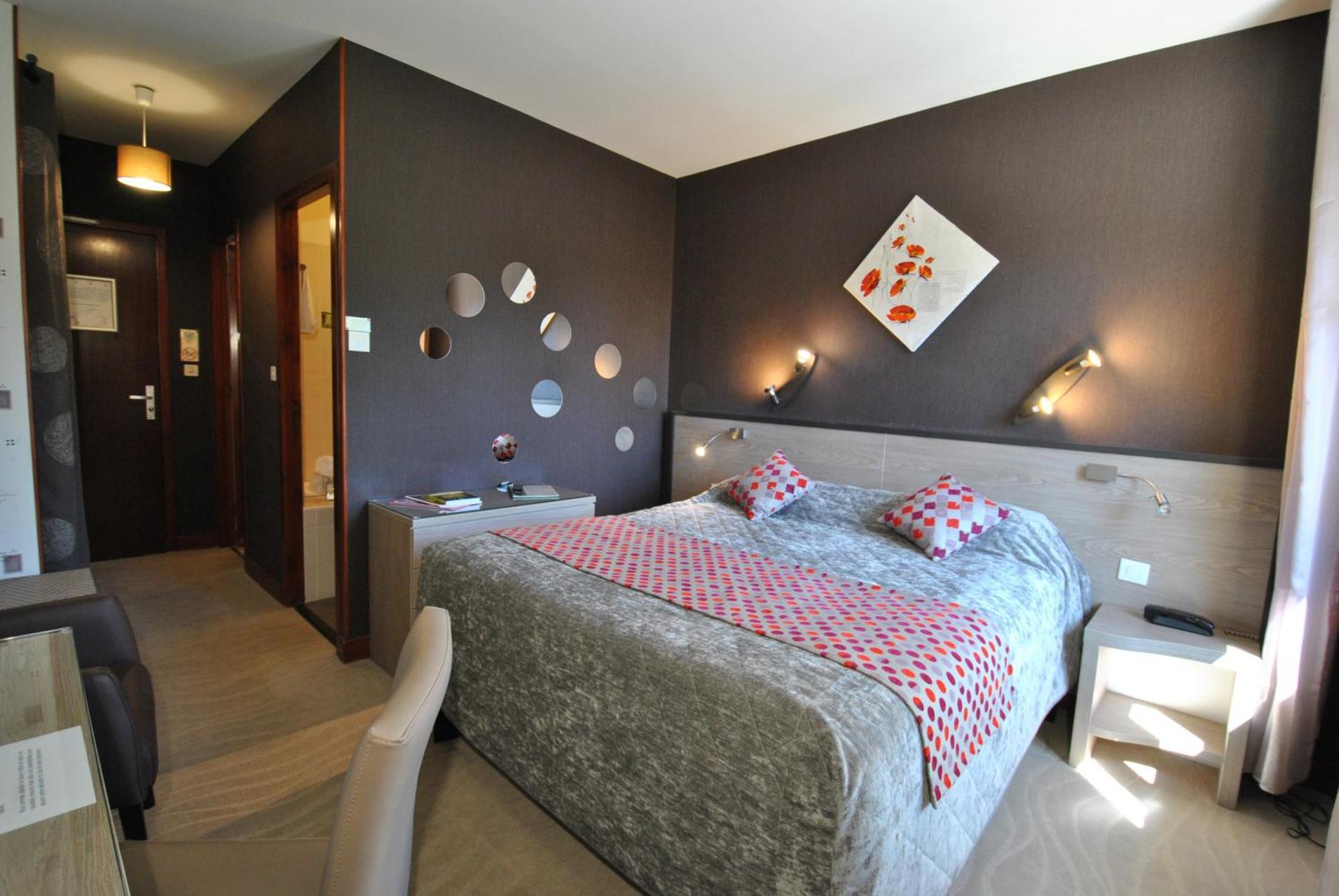 Logis Hostellerie Du Perigord Vert Брантом Экстерьер фото